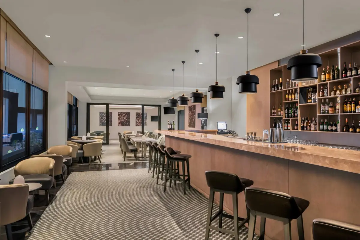 Straight Up Bar (Seda Capitol Central)